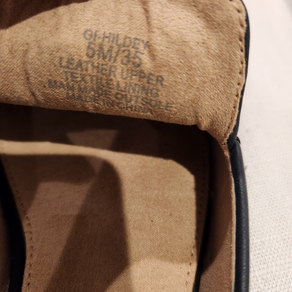 G.I.L.I black leather embroidered Mule womens size 5 EUC - Picture 3 of 6